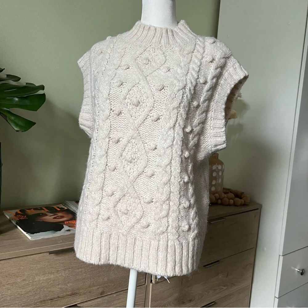 PRIMARK Off-White Cream Knit 3D Polka Dots Oversized Sweater Vest Shirt Top XS - Picture 4 of 16